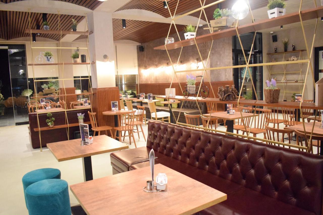 Bluepoint Hotel Tepelene Ngoại thất bức ảnh